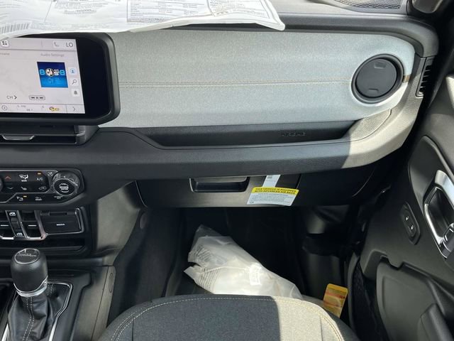 New 2025 Jeep Gladiator Sport image 15