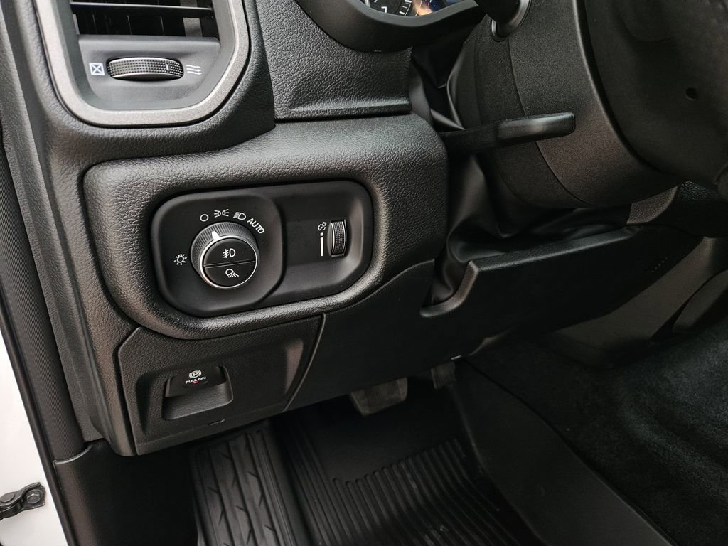 New 2026 RAM 1500 Classic Warlock image 14