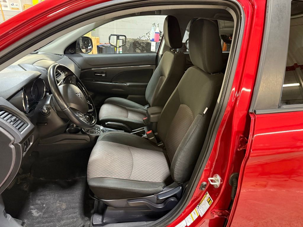 Used 2017 Mitsubishi Outlander Sport SE image 21