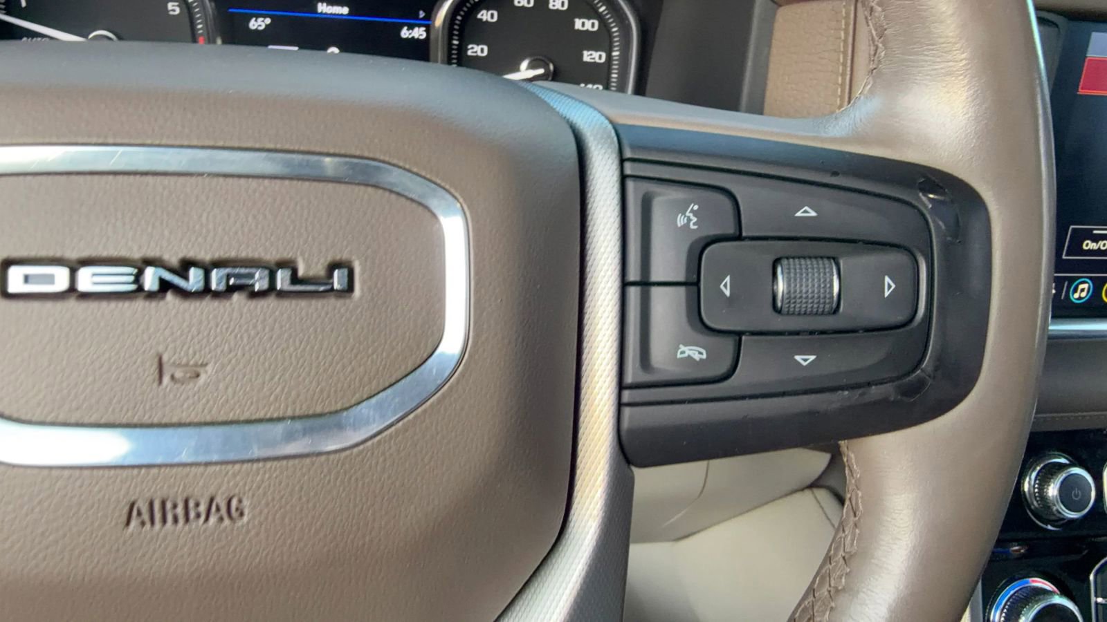 Used 2021 GMC Yukon XL Denali w/ Denali Ultimate Package image 17