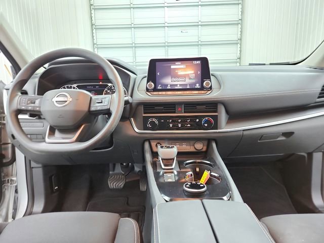 Used 2025 Nissan Rogue S image 25