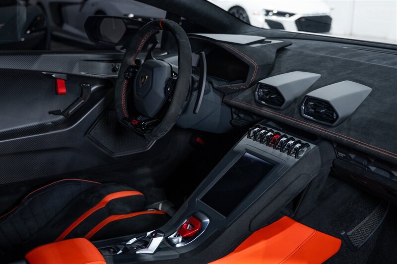 Used 2022 Lamborghini Huracan STO RWD image 54