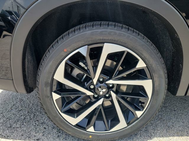 New 2025 Mitsubishi Outlander SE image 7