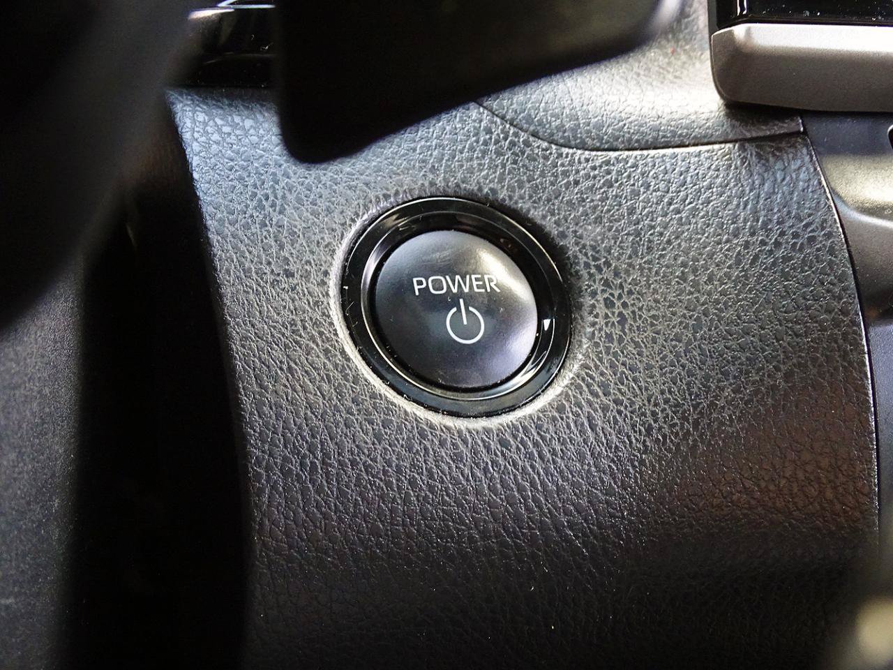 Used 2025 Toyota Camry SE w/ Convenience Package FWD image 38