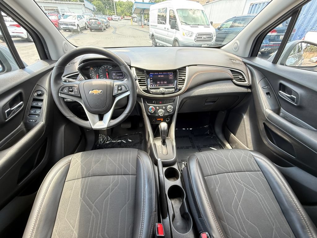 Used 2020 Chevrolet Trax LT w/ Driver Confidence Package FWD image 21