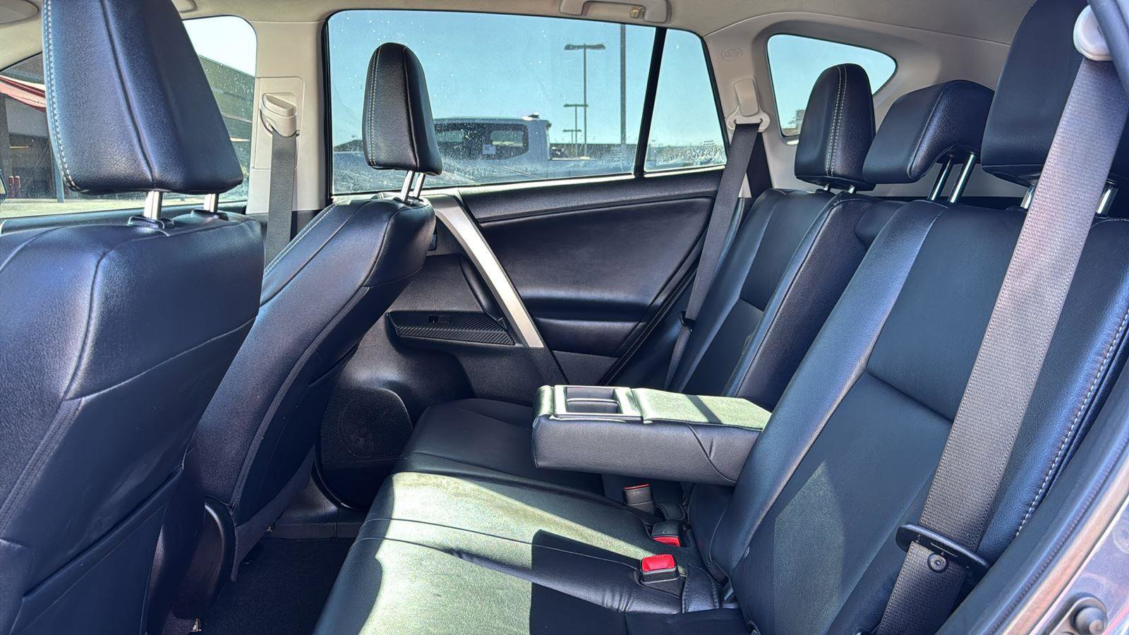 Used 2014 Toyota RAV4 Limited image 22