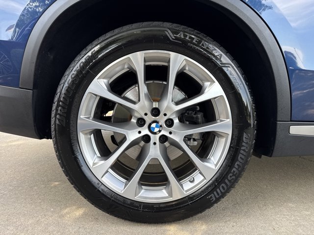 Used 2022 BMW X5 xDrive40i w/ Premium Package AWD/4WD image 28