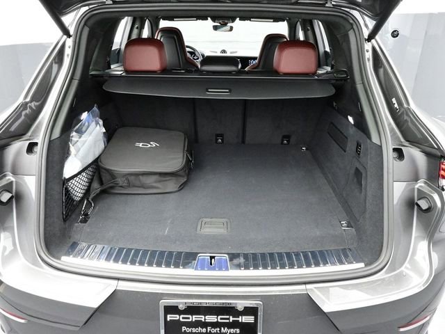 New 2025 Porsche Cayenne Turbo image 16