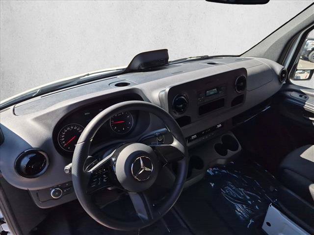 Used 2025 Mercedes-Benz Sprinter 2500 image 10
