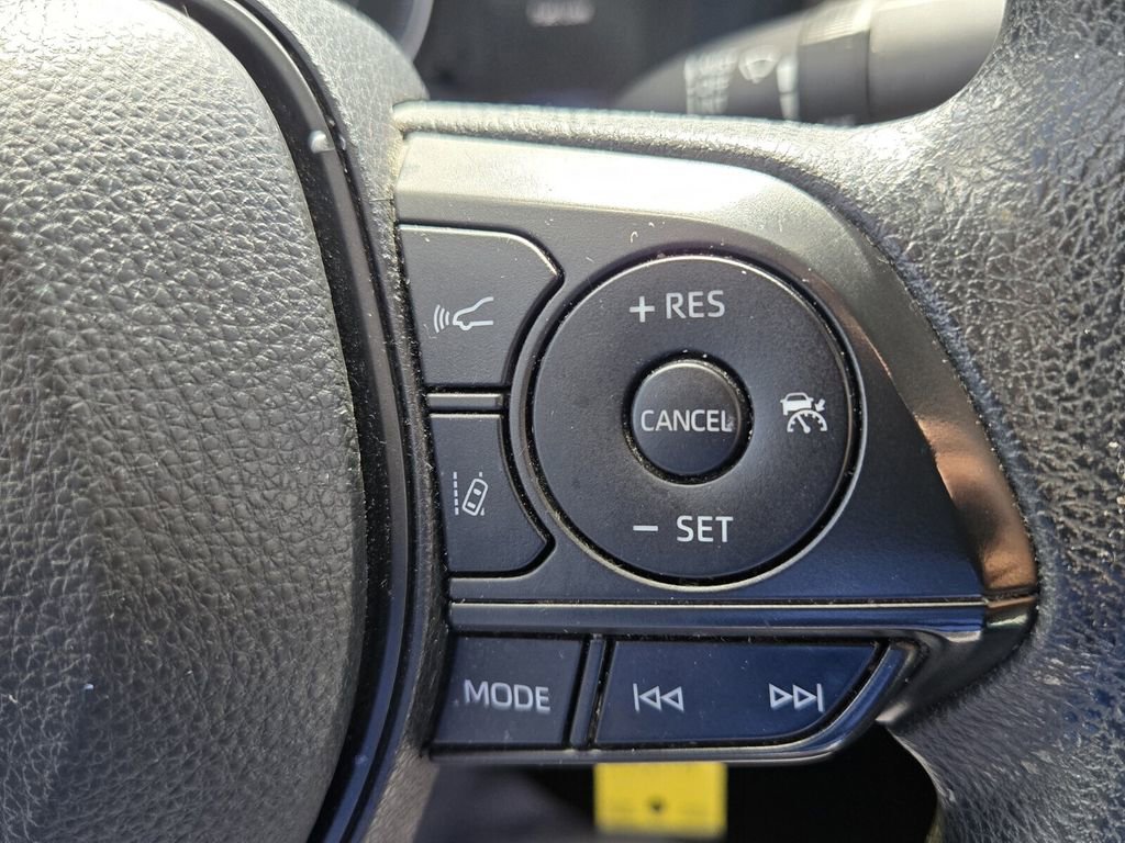 Used 2020 Toyota Corolla LE image 24