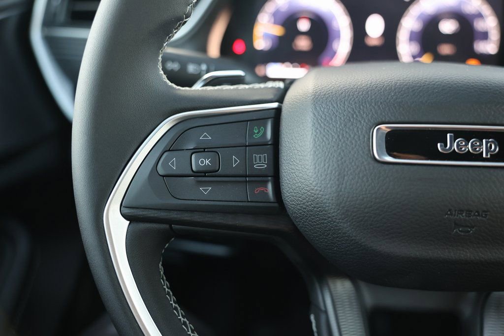 New 2025 Jeep Grand Cherokee Laredo X w/ Trailer Tow Package image 23