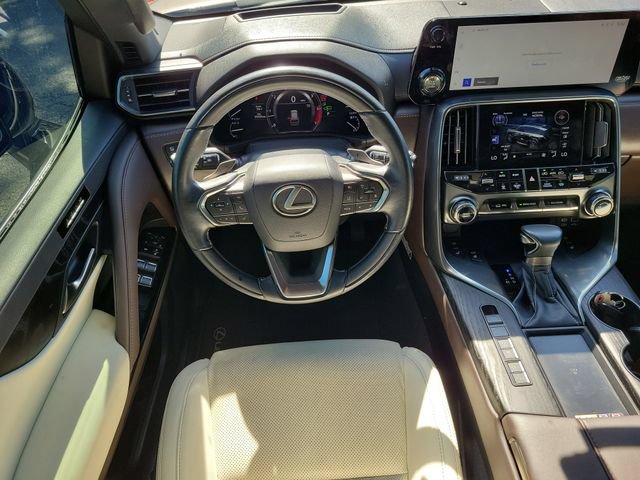 Used 2023 Lexus LX 600 4WD w/ Appearance Package image 9