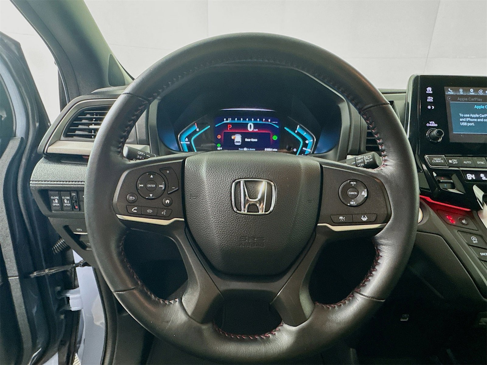 Used 2023 Honda Odyssey Sport image 9