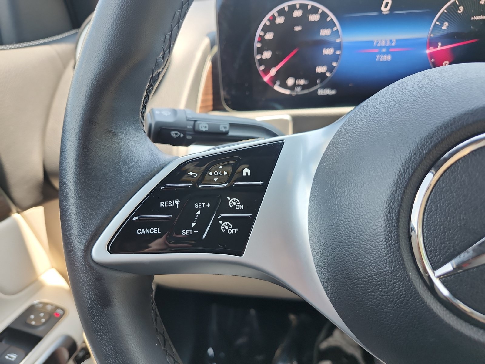 Used 2025 Mercedes-Benz GLB 250 4MATIC image 24