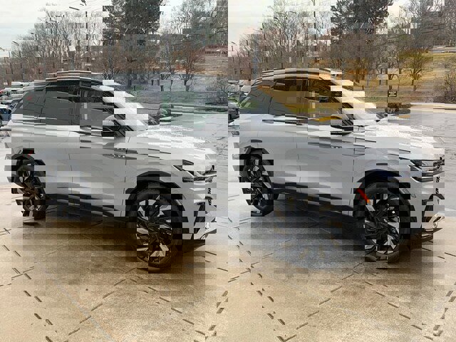 New 2026 Lincoln Nautilus Reserve w/ Jet Appearance Package image 13