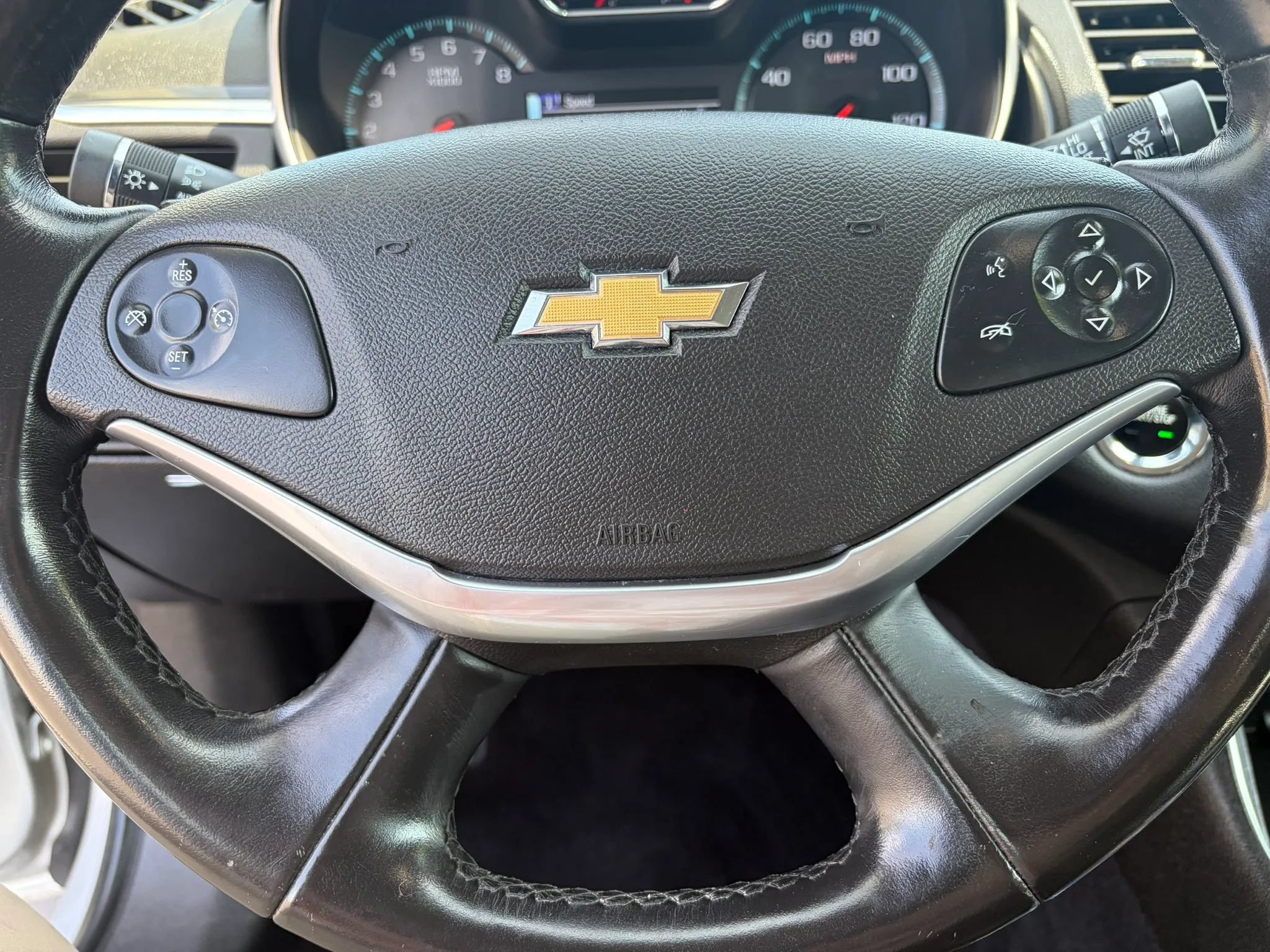 Used 2019 Chevrolet Impala LT FWD image 13