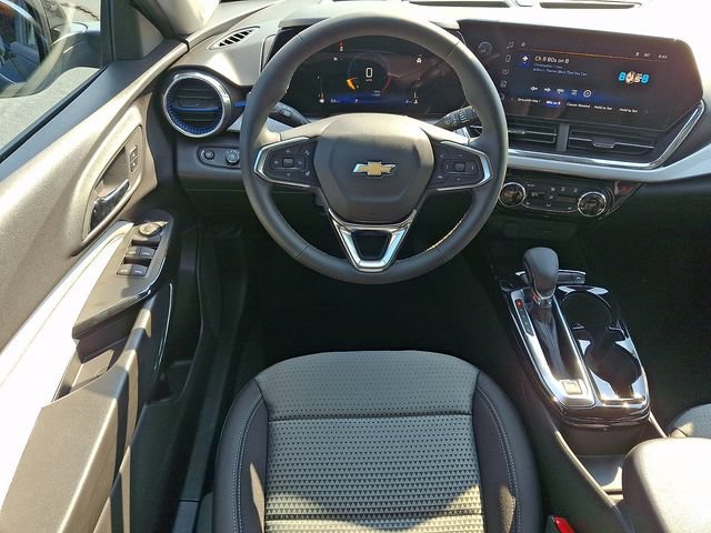 New 2026 Chevrolet Trax LT w/ LT Convenience Package FWD image 9