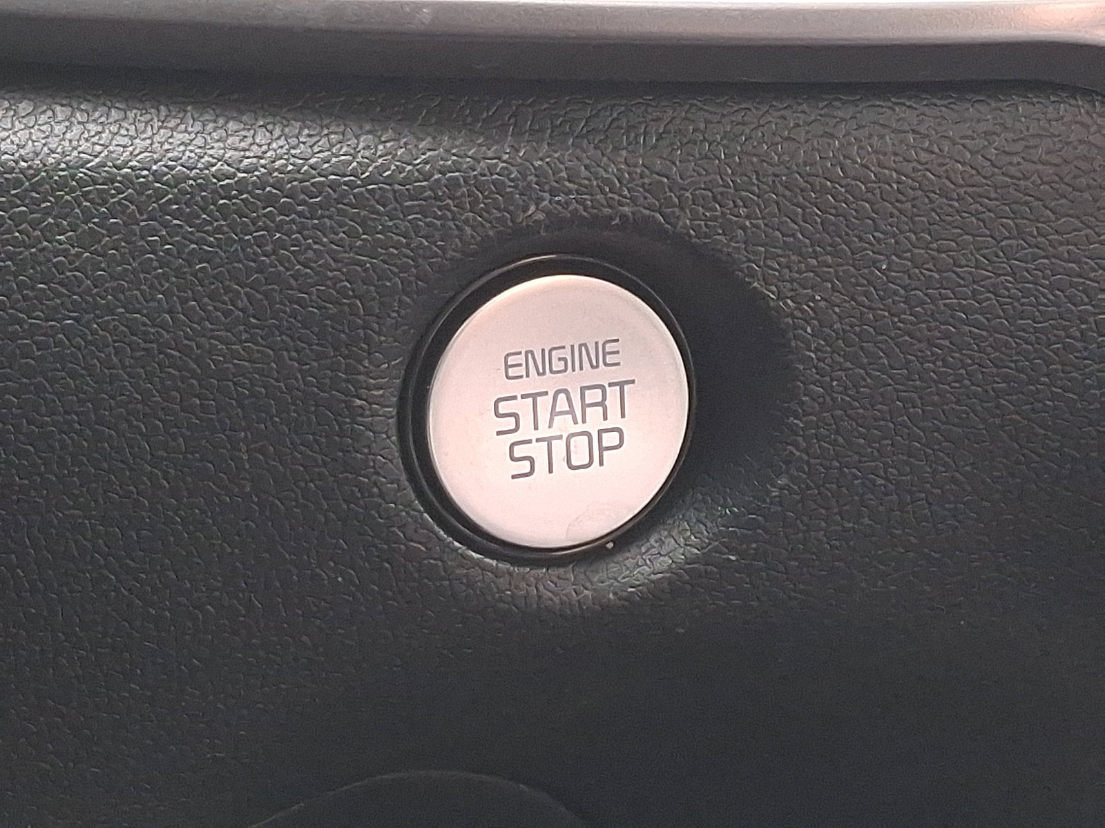 Certified 2025 Kia Sorento S w/ Panoramic Sunroof Package image 23