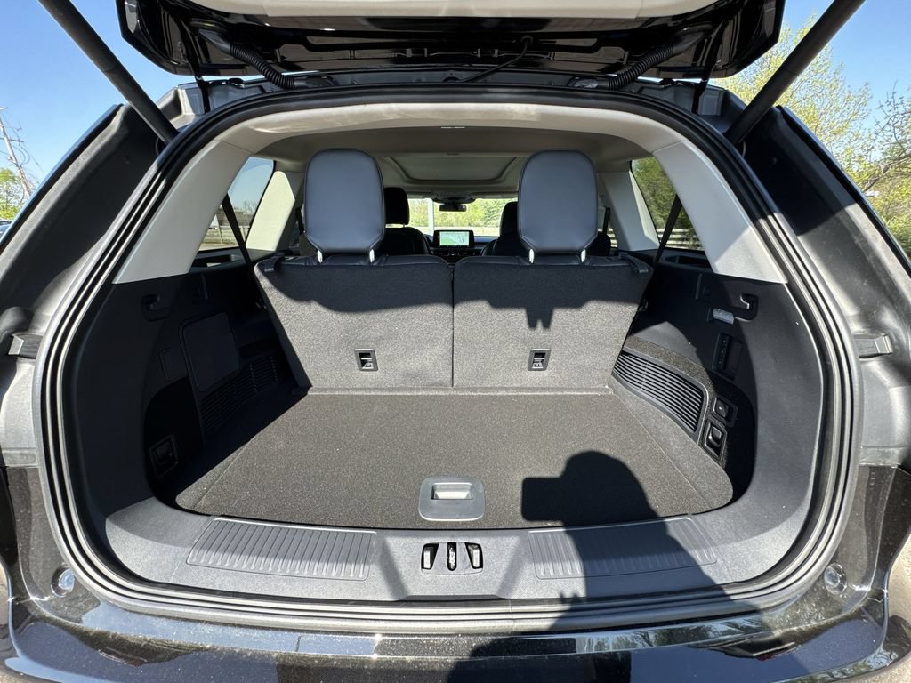 New 2026 Lincoln Aviator AWD w/ Jet Appearance Package image 25