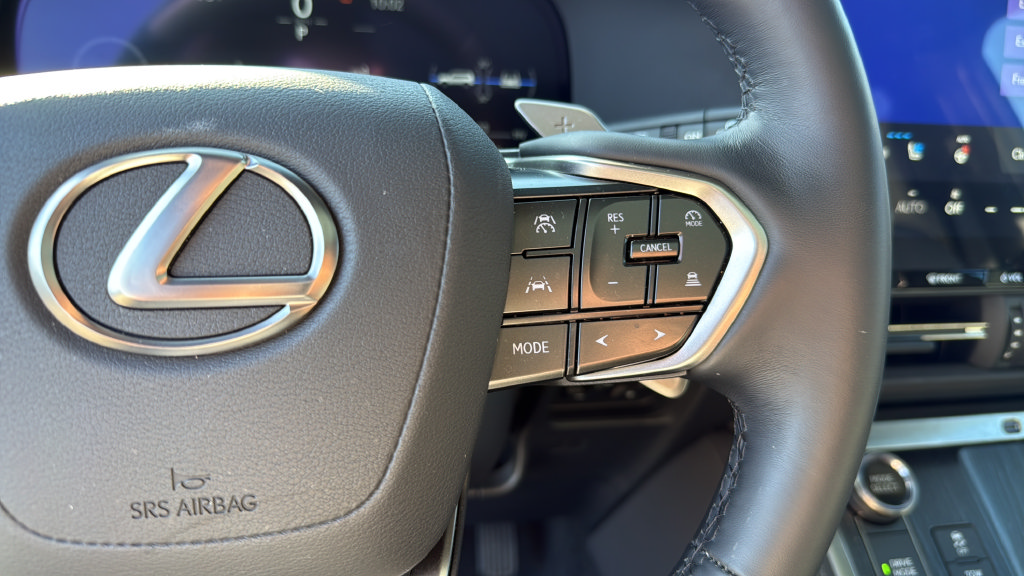 Used 2025 Lexus GX 550 w/ Accessory Package (2T) AWD/4WD image 29