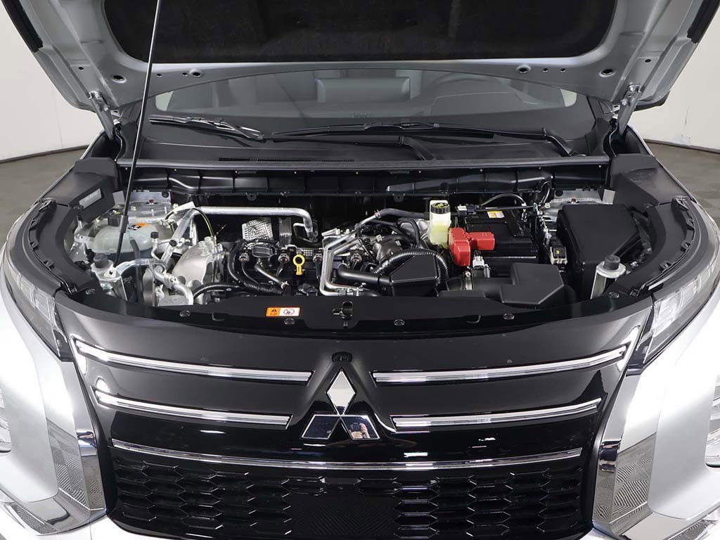 New 2025 Mitsubishi Outlander SE image 25