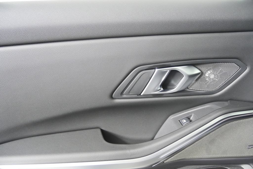 Used 2026 BMW 330i Sedan w/ Premium Package RWD image 13