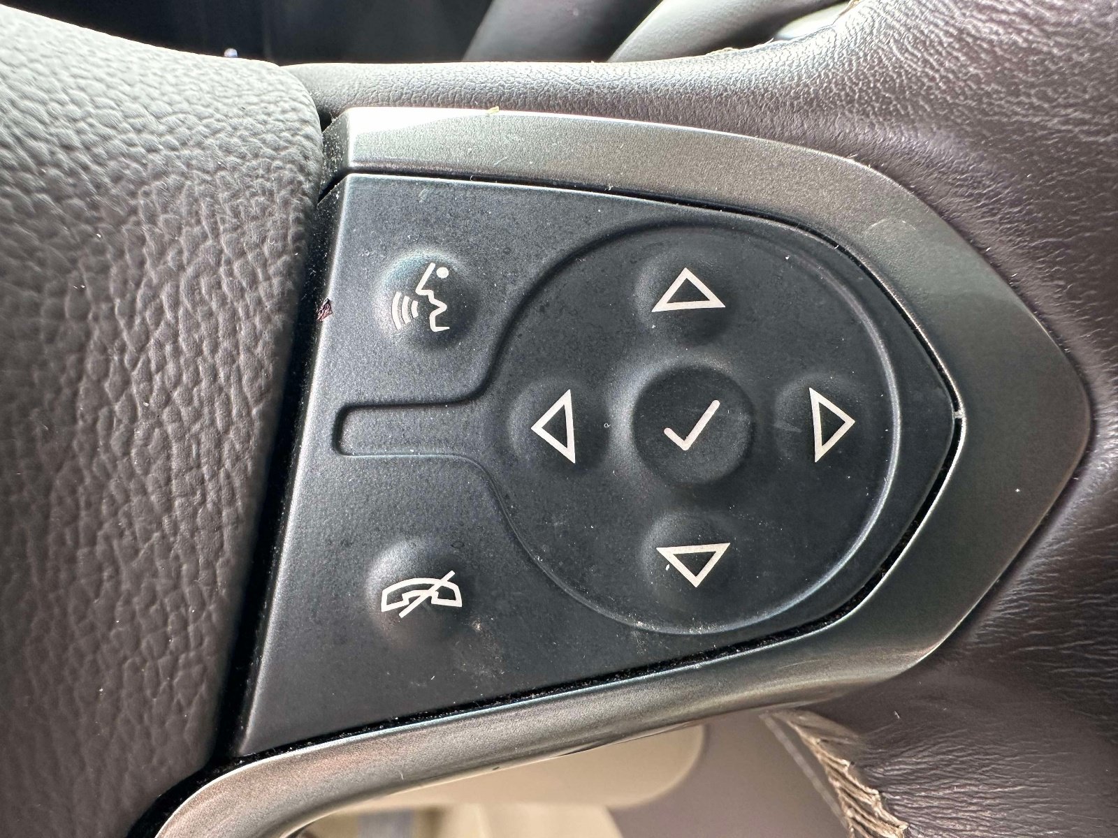 Used 2019 Chevrolet Tahoe Premier AWD/4WD image 13
