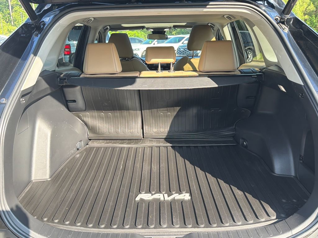 Used 2022 Toyota RAV4 XLE Premium FWD image 48