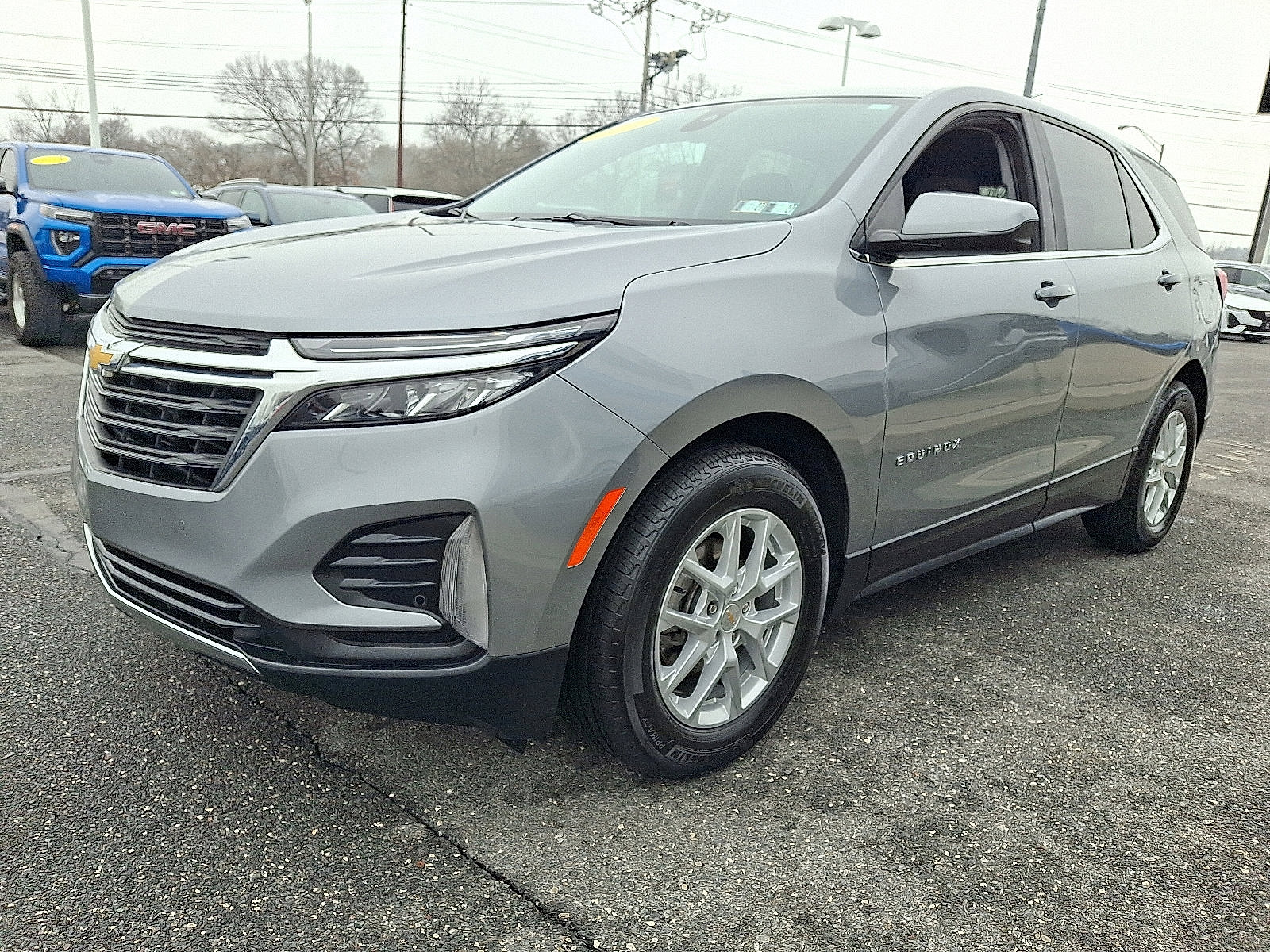 Used 2024 Chevrolet Equinox LT w/ LPO, Floor Liner Package FWD image 3