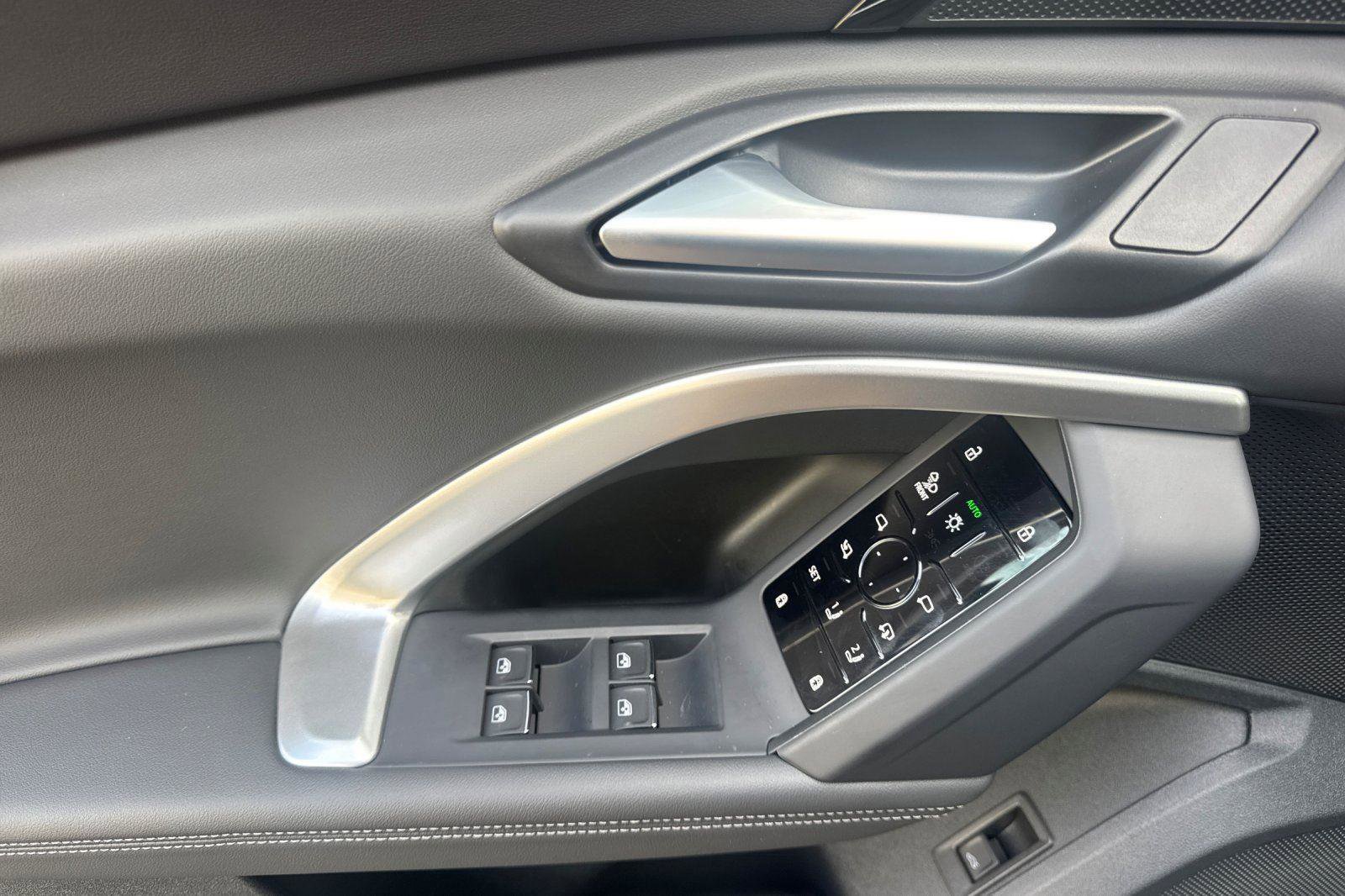 Certified 2025 Audi Q5 Premium Plus w/ Premium Plus image 11