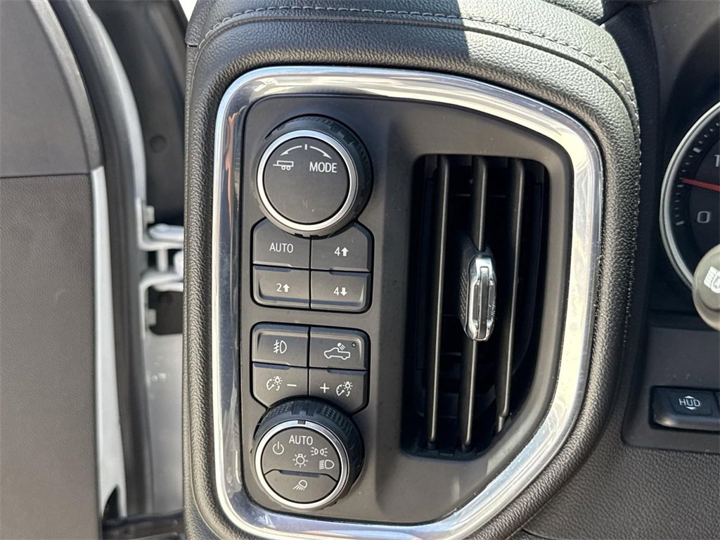 Used 2022 Chevrolet Silverado 3500 High Country image 17