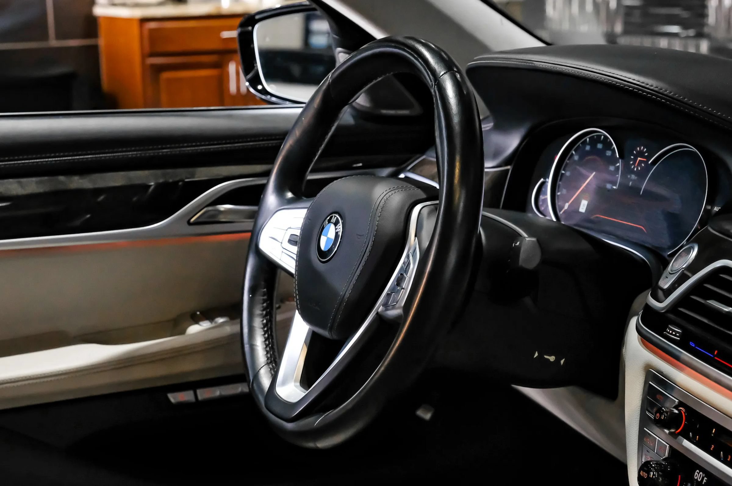 Used 2018 BMW 750i xDrive AWD/4WD image 16