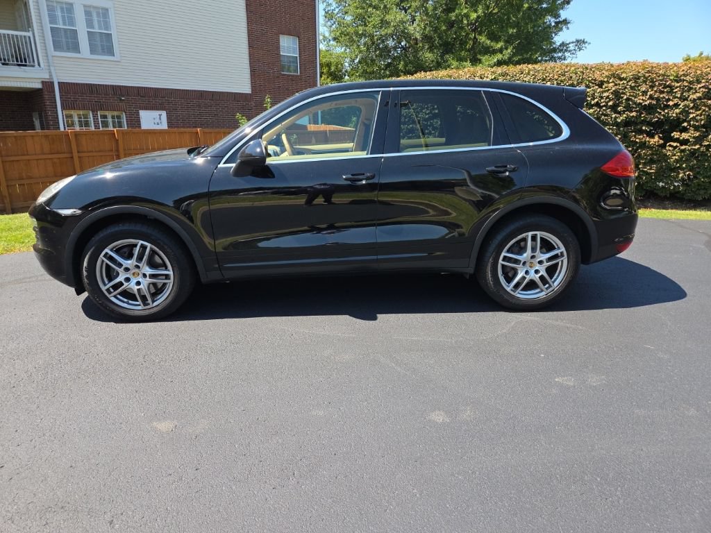 Used 2014 Porsche Cayenne AWD/4WD image 2