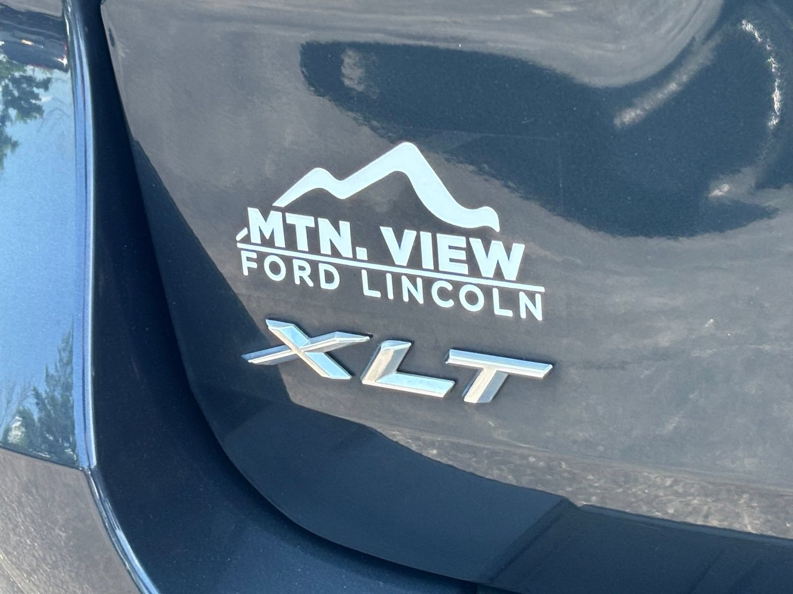 Used 2023 Ford Explorer XLT w/ Equipment Group 202A AWD/4WD image 29