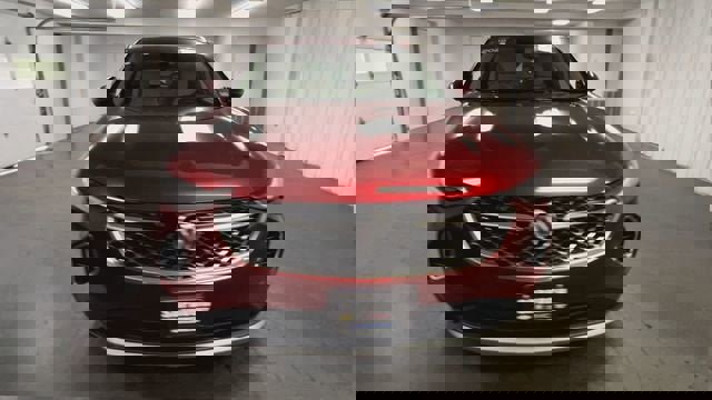 Certified 2022 Buick Envision Avenir w/ Technology Package II image 3