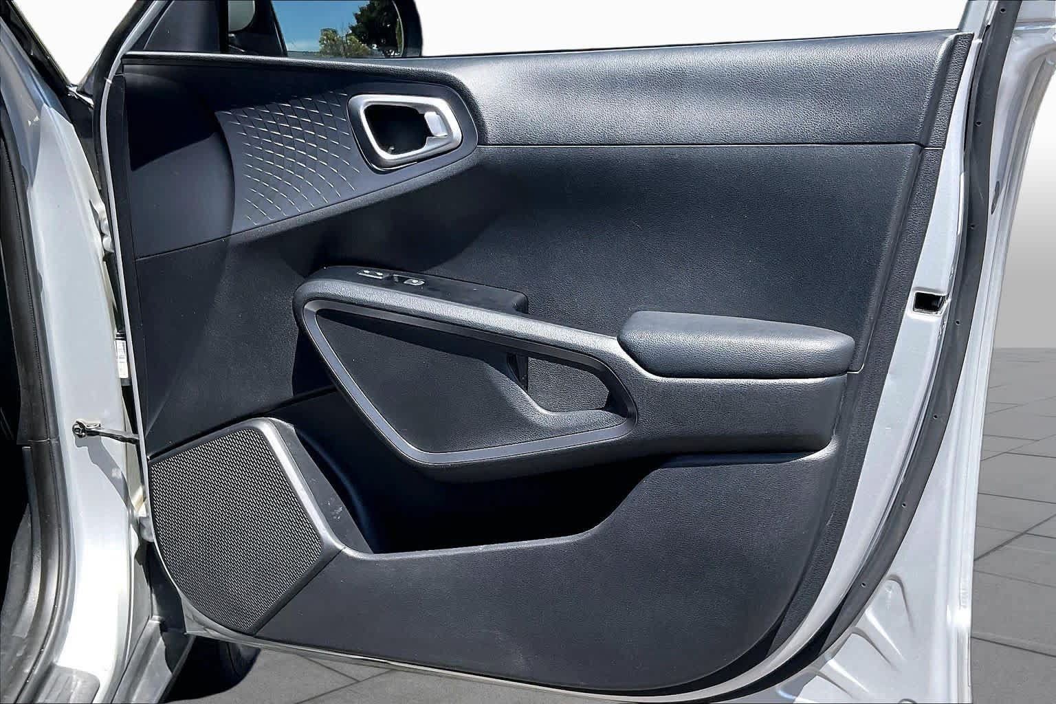 Used 2020 Kia Soul S FWD image 22