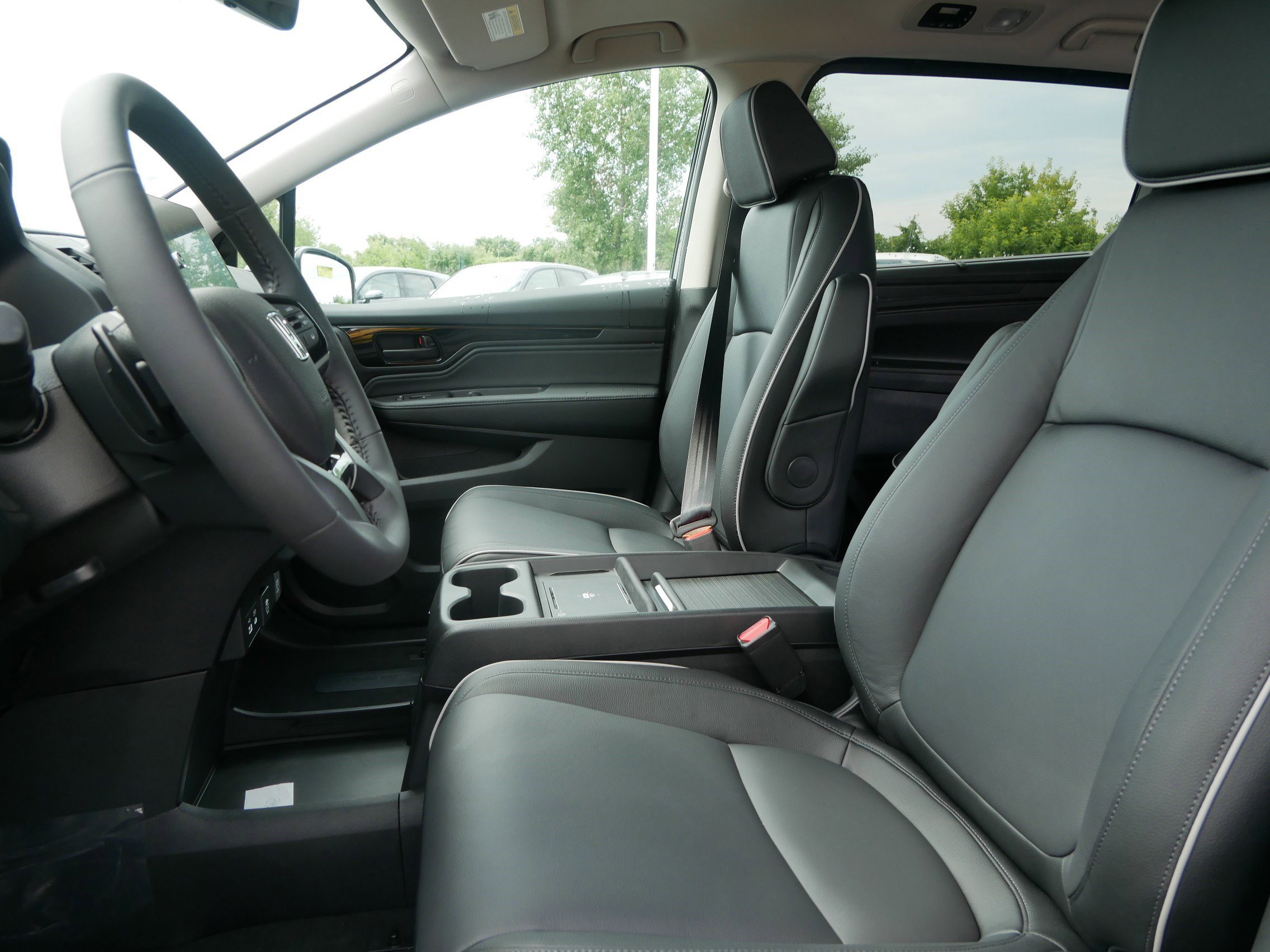 New 2026 Honda Odyssey Touring image 9