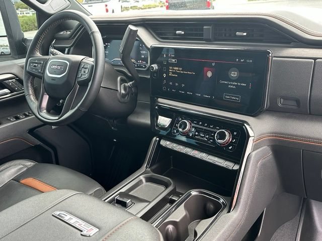 Certified 2025 GMC Sierra 3500 AT4 w/ Technology Package AWD/4WD image 19