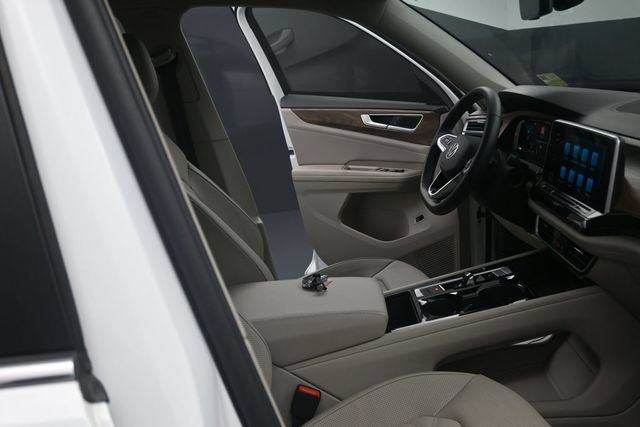 Used 2024 Volkswagen Atlas SE FWD image 20