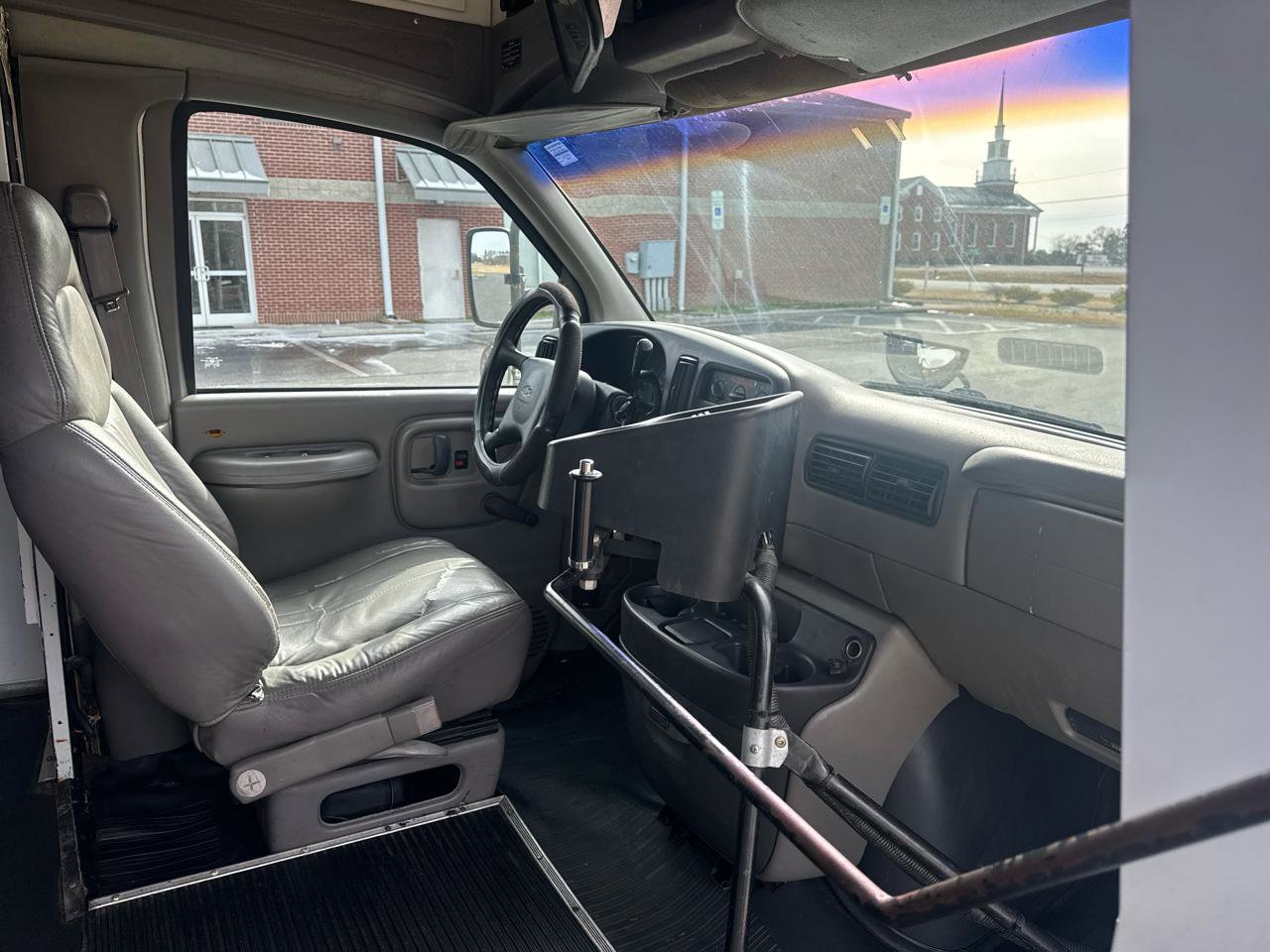 Used 1999 Chevrolet Express 3500 RWD image 11
