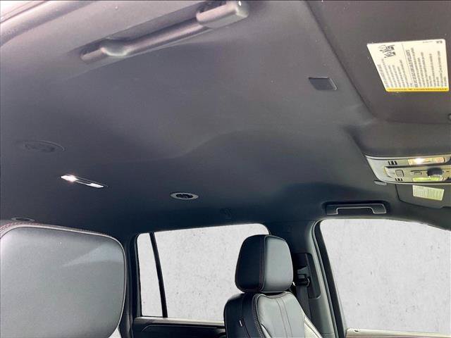 Used 2021 Chevrolet Suburban RST AWD/4WD image 17