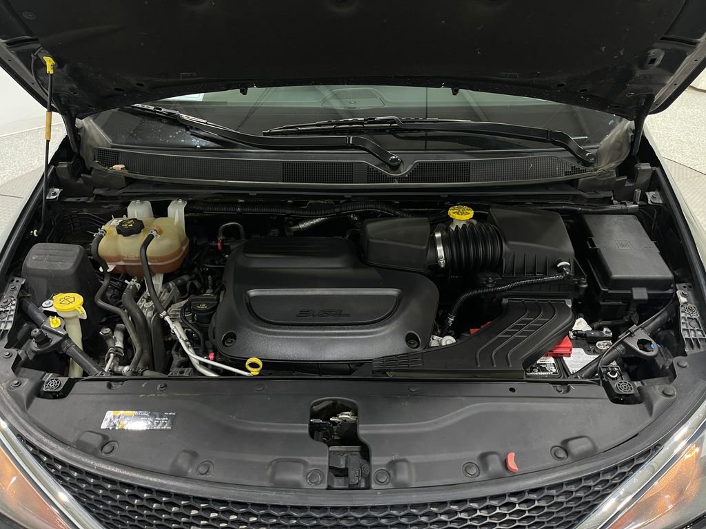 Used 2020 Chrysler Voyager Lxi image 25