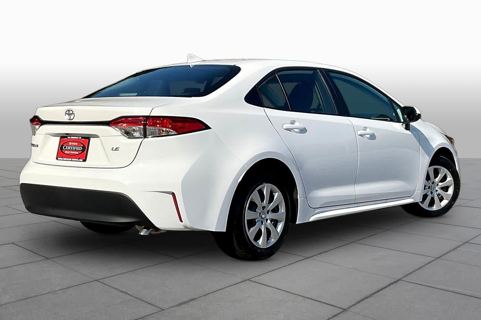 Used 2026 Toyota Corolla LE FWD image 13