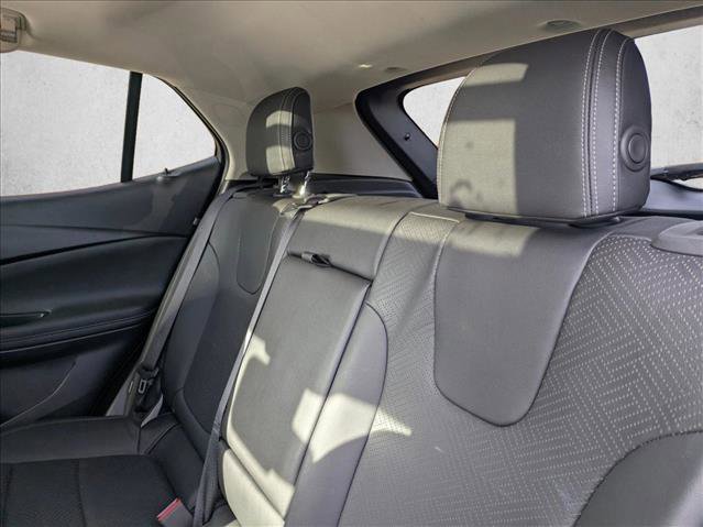 Used 2023 Buick Encore GX Essence w/ Experience Buick Package FWD image 19