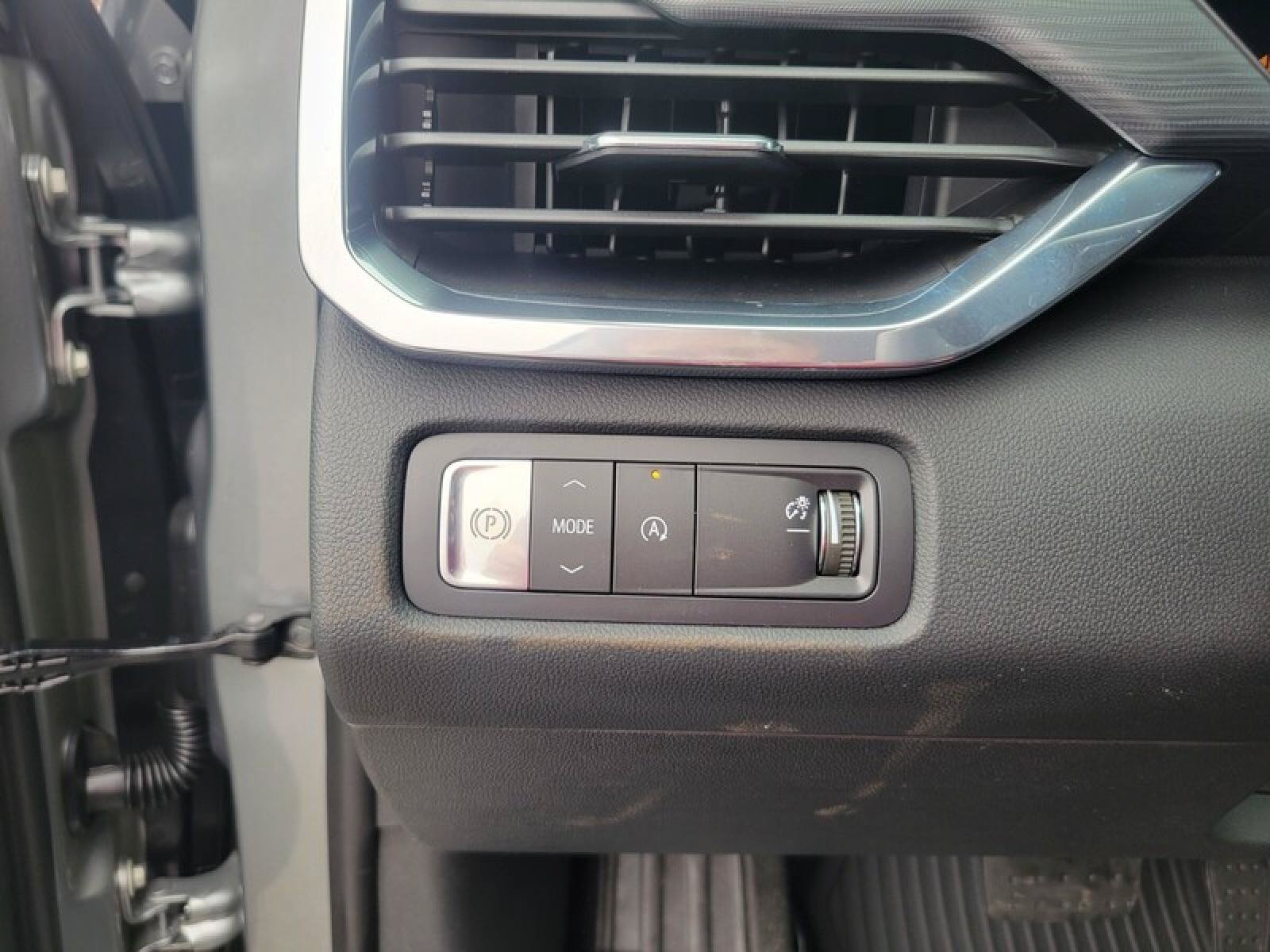 New 2026 GMC Acadia Elevation w/ Elevation Premium Package FWD image 14