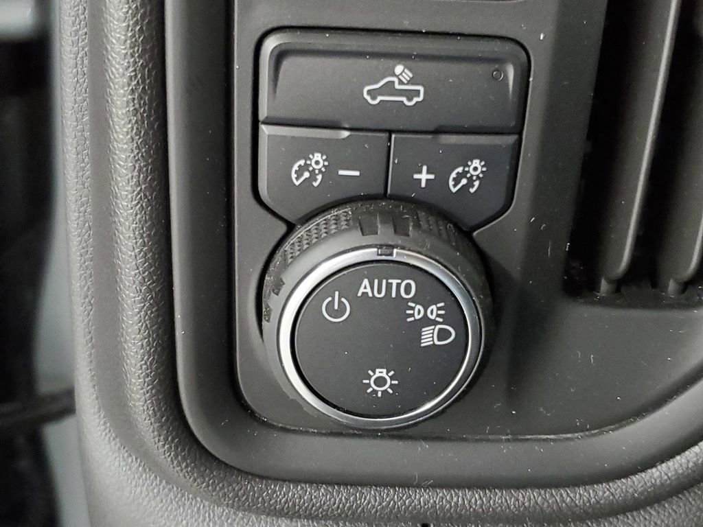 Used 2024 Chevrolet Silverado 1500 Custom image 31