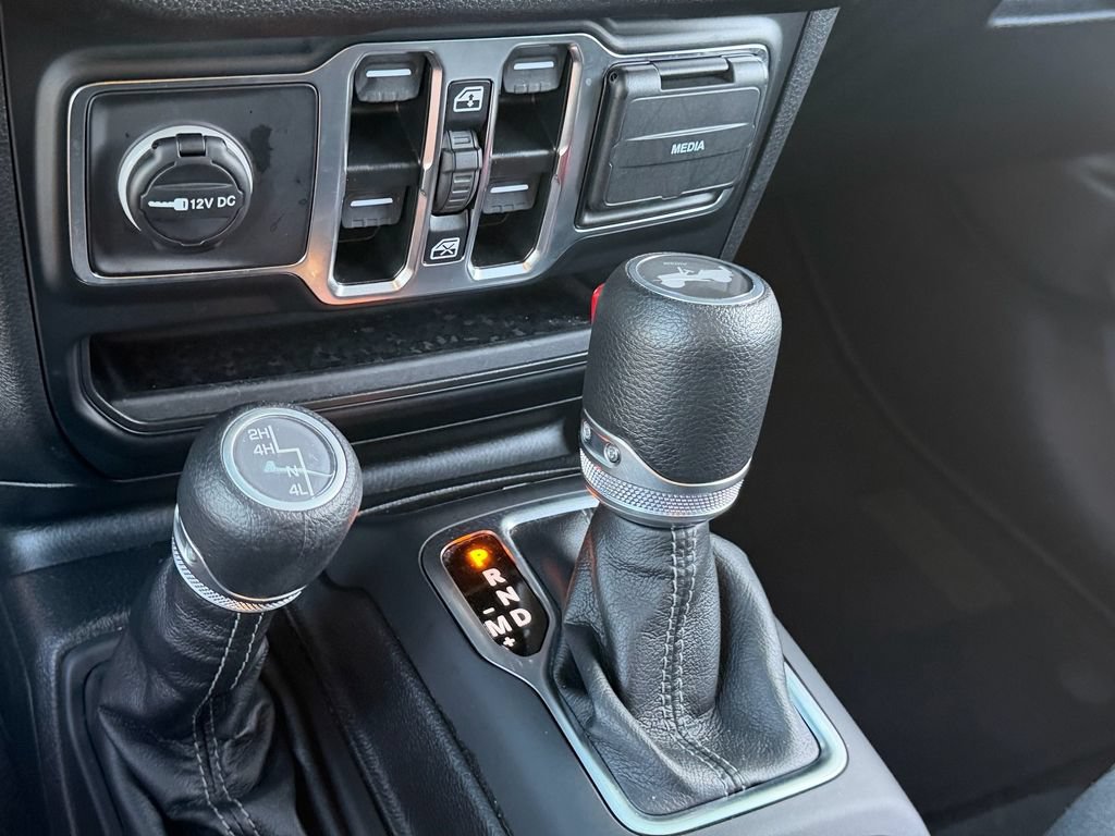 Used 2025 Jeep Wrangler Unlimited Sport AWD/4WD image 22