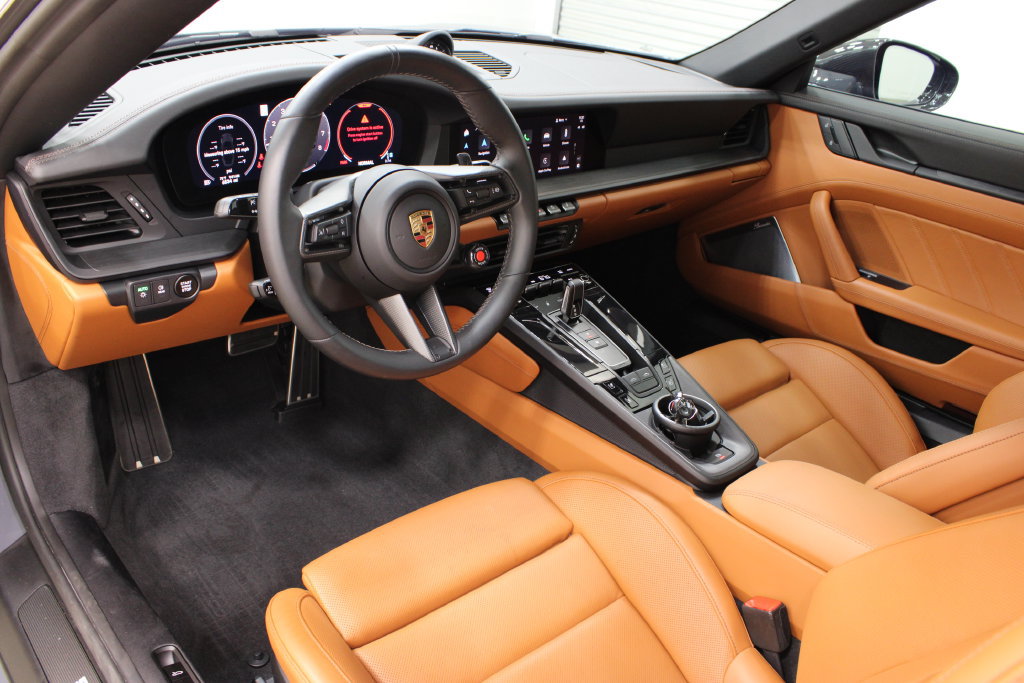 Used 2025 Porsche 911 Targa 4 GTS AWD/4WD image 4