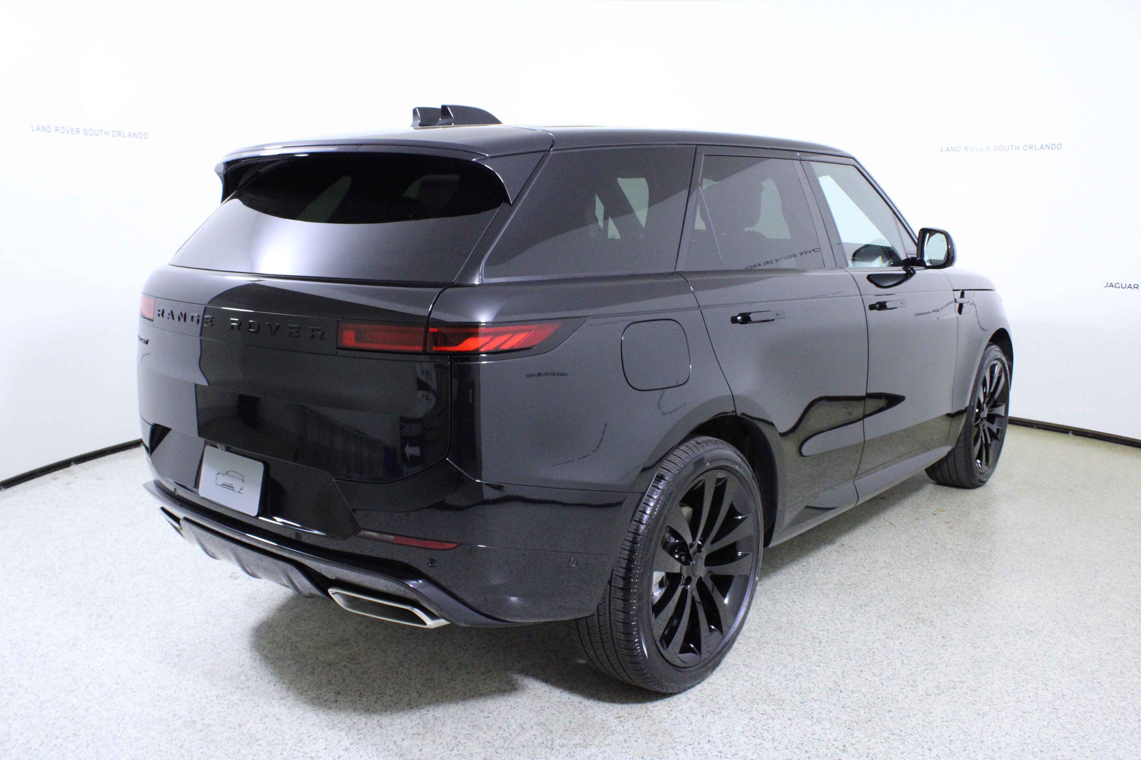 New 2026 Land Rover Range Rover Sport Dynamic SE AWD/4WD image 7