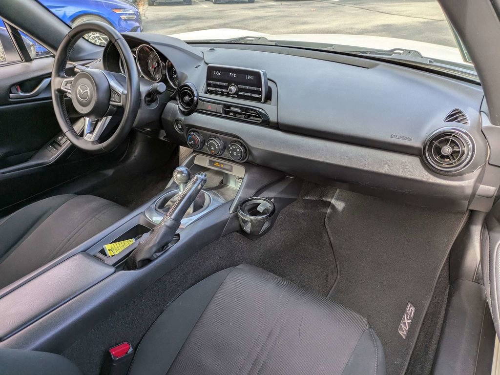 Used 2017 MAZDA MX-5 Miata Sport image 23